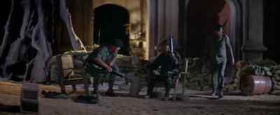 MacDANlEL: Good evening, colonel.
KlRBY: Relax. Sit down. - The Green Berets