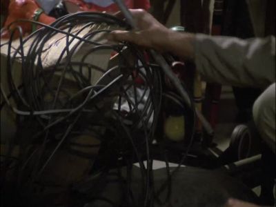 MACGYVER: Frank, l think we're in business. - MacGyver