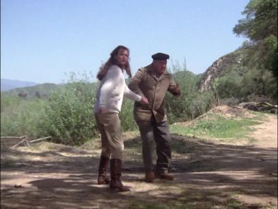 MACGYVER: Hi, Pete! THORNTON: Any ideas? - MacGyver