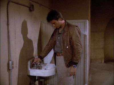 MacGYVER: l had running water and an electrical socket nearby. - MacGyver