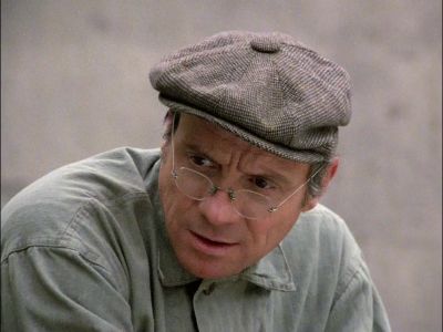 MacGyver, what are you doing? - MacGyver