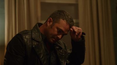 [MACHINE BEEPS, BEEPING STEADILY] - Chicago Fire