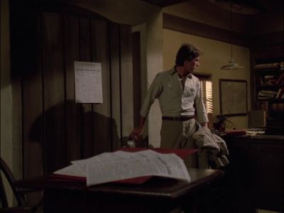 [MACHlNERY HUMMlNG] - MacGyver