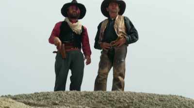 - MacMasters?
- No, Injuns. - Catch the Bullet