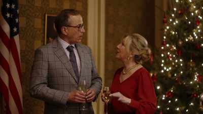 Madam, my seat is at the-- - Match Made in Mistletoe