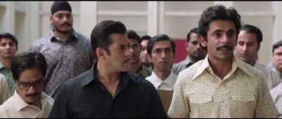 Madam-sir, actually I don't
exercise my upper body so much! - Bharat