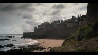 Madame Manec
said that Uncle Etienne was a war hero, - All the Light We Cannot See