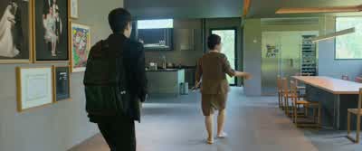 Madame. Madame? Madame? - Parasite