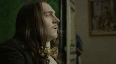      Madame, some privacy for
          Her Highness. - Versailles