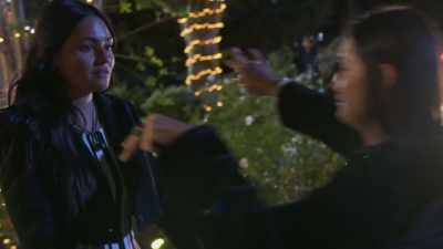 - [Maddie crying]
- [dramatic sting] - Twin Love