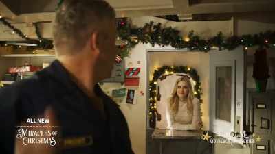 Maddie! How's it goin'
with your Christmas quest? - USS Christmas