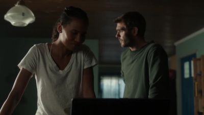 [Maddie]
This thing messed you up. - Siren