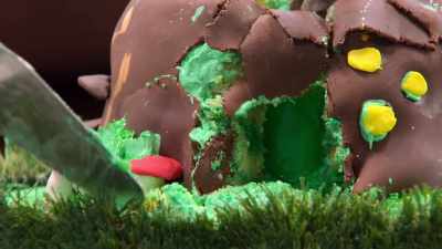 [Maddy] Looking at how
this cake has turned out, - Nailed It!