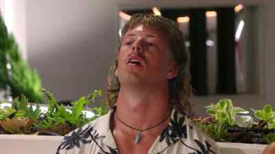 Maddy, Phoebe H and Jessica,
come join me. - Love Island Australia