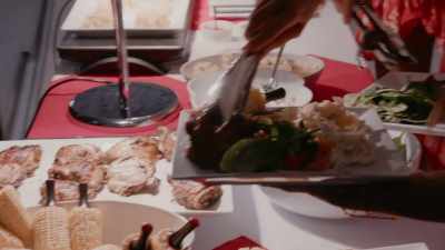 - Made a nice little barbecue.
- Yes, we got some cornbread. - The Real Housewives Ultimate Girls Trip