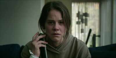 [Madeline on phone] Hello? - Smile