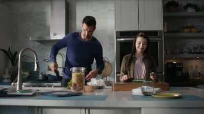 Madison and Cooper,
they're roommates? - Chronicle Mysteries: The Deep End