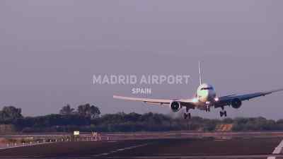 MADRID AIRPORT SPAIN - Beckham
