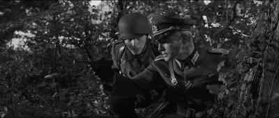 Maeschen, stay behind
this tree here. - The Young Lions