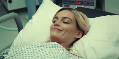 -Maeve, are you right- or left-handed? - Sex Education