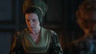Maggie, I would like you
to join me in my confinement. - The Spanish Princess