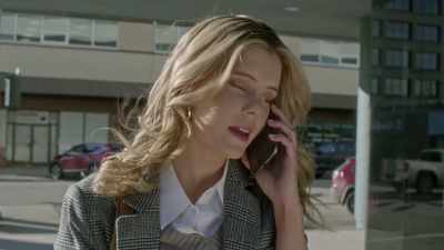 Maggie, I-- - Meeting Mr. Christmas
