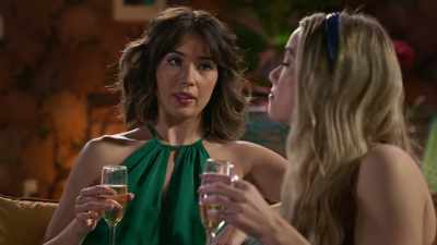 - Maggie, psychic readings
are supposed to be mysterious. - Maggie