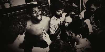 [Magic] I get in the locker room,
Kareem say, - They Call Me Magic