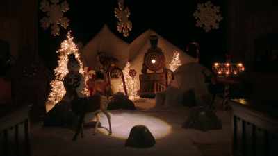 (magical chiming music) - Royally Yours, This Christmas