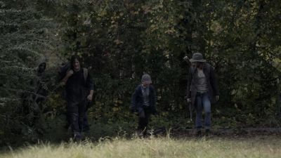 ♪ Magnified, sanctified - The Walking Dead