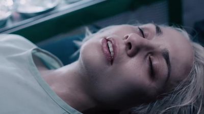 [Magnus whispers] Riley. - Sense8