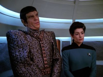 Main Bridge. - Star Trek: The Next Generation