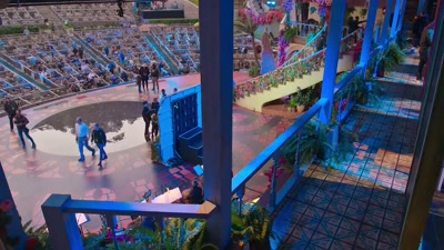 (majestic music playing) - Encanto at the Hollywood Bowl