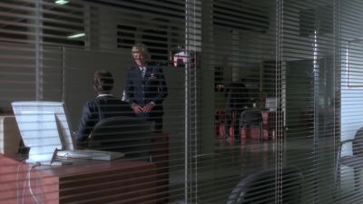 Major Carter.
l'm here to see Agent Barrett. - Stargate SG-1