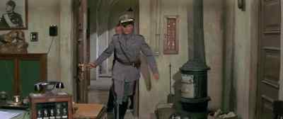 Major Fincham, will you now
please dismiss your men? - Von Ryan's Express
