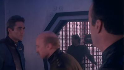 - Major, it's back!
- Oh, no. - Babylon 5