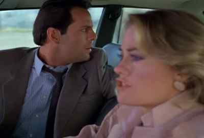 - Make a left.
- We don't have the right of way. - Moonlighting