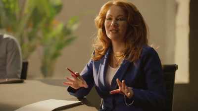 Make yourself at home, have a look around, - Inside the Mind of a Con Artist