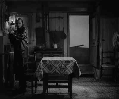 Make fast rope there, you fella. - Anna Christie