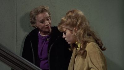 Make him feel important - Barefoot in the Park