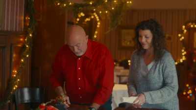 ♪ Make your list
and check it twice ♪ - Christmas at the Holly Hotel