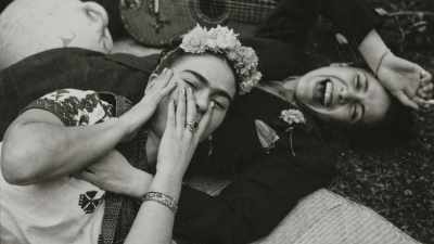 Make love, take a bath - Frida