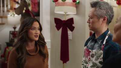 Make it more intimate and
less crazy, loud Asians. - A Big Fat Family Christmas