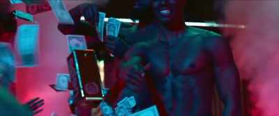♪ Make it rain, then - All the Queen's Men
