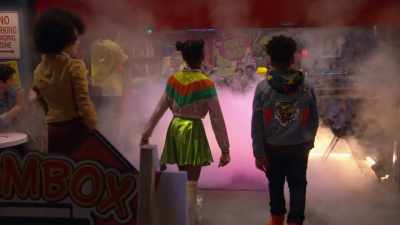 Make some noise - That Girl Lay Lay
