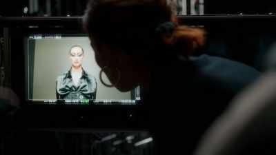 Make sure that
the gold is not creeping into the lid. - Glow Up: Britain's Next Make-Up Star