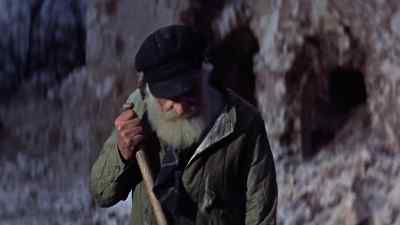 Make the grave bigger, Grandpa,
she'd like to be comfortable. - A Time to Love and a Time to Die