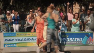 Make way! Make way! - Jane the Virgin