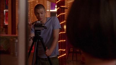 -Make me younger.
-Ready? One, two, three. Smile. - One Tree Hill