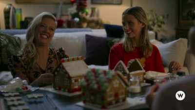 Makes a gingerbread house - In Merry Measure